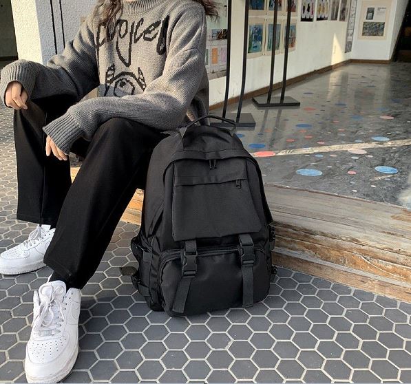 Cặp học sinh trung học